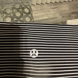 Lululemon Wunder Under High Rise Black and White Striped Legging Sz 6